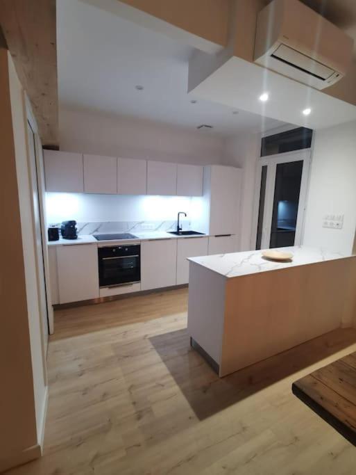 Apartamento {St Fee Sur Les Toits} * Plein Centre Marseille * Clim Exterior foto