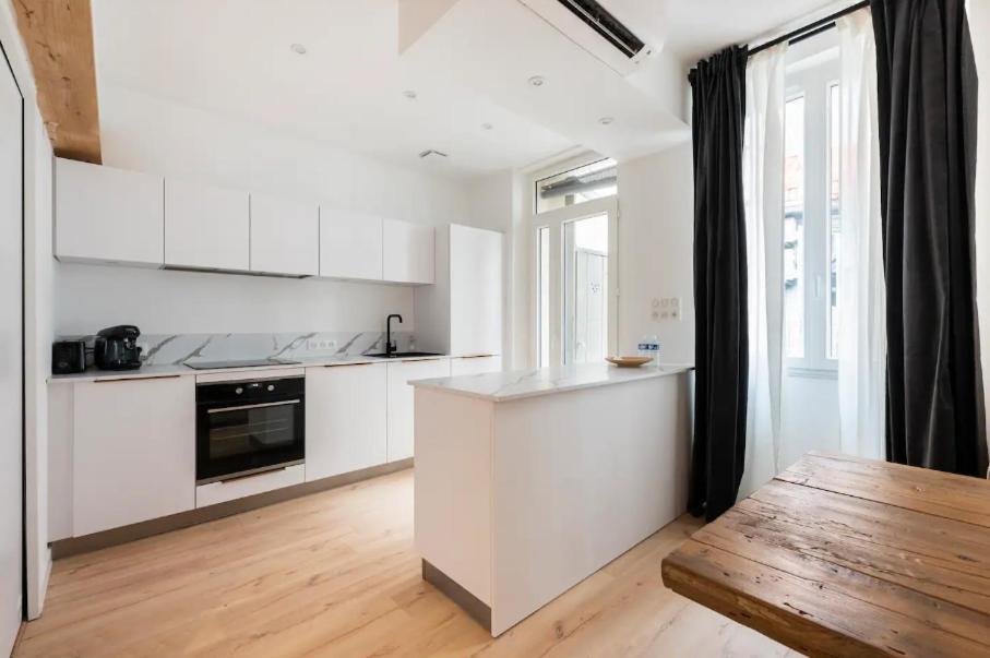 Apartamento {St Fee Sur Les Toits} * Plein Centre Marseille * Clim Exterior foto
