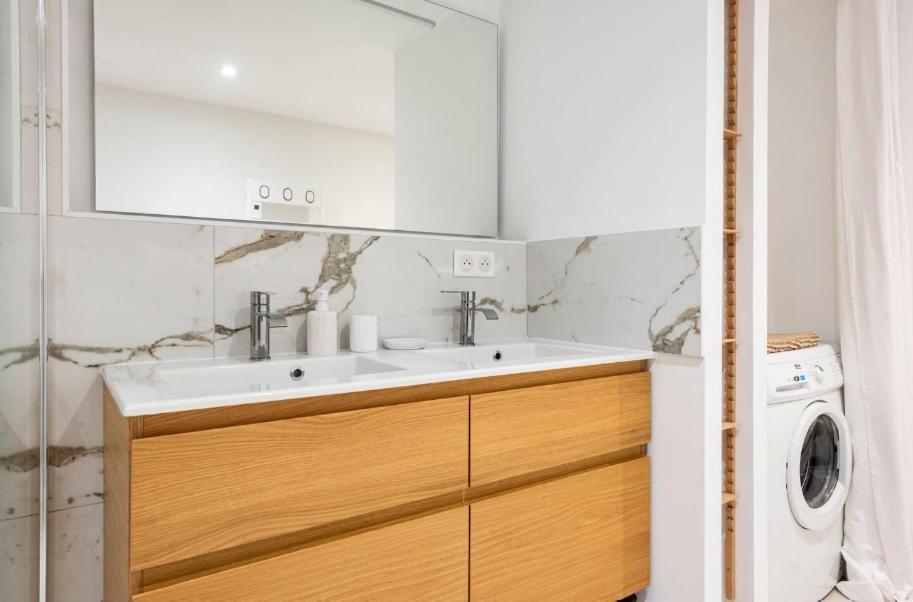 Apartamento {St Fee Sur Les Toits} * Plein Centre Marseille * Clim Exterior foto